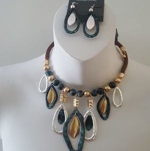 Necklace and earring set